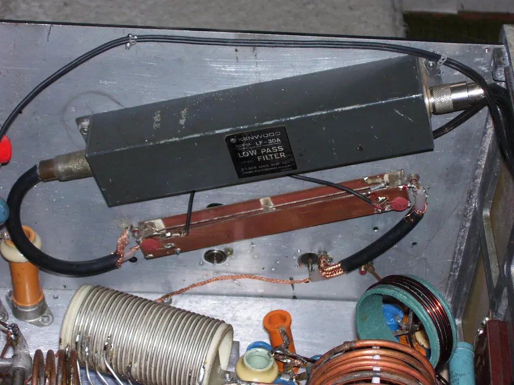 antenna_tuning_device_inside_d